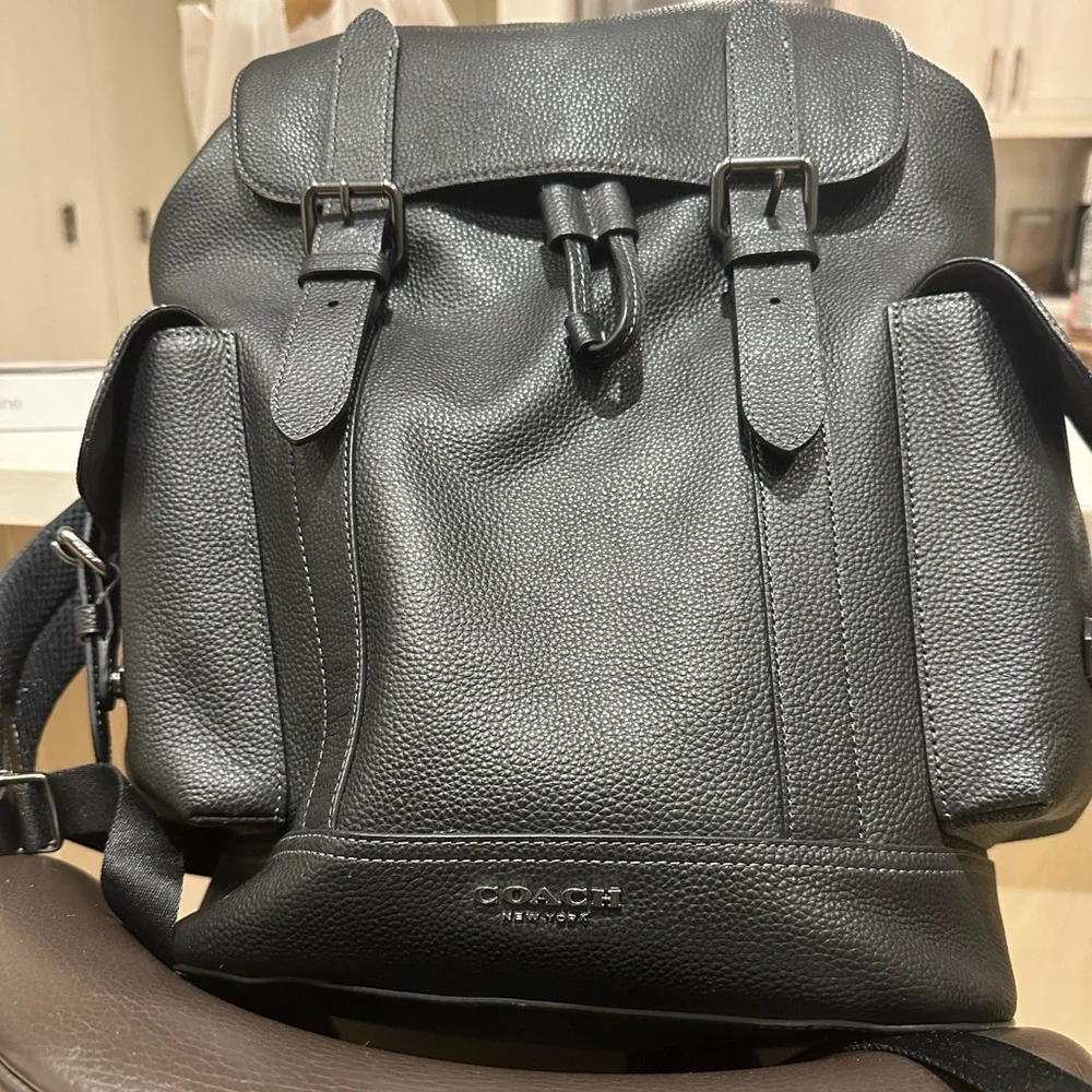 Coach Men’s Leather Backpack - like new! - Picture 6 of 6